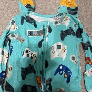 Posh peanut footie size 18-24 months